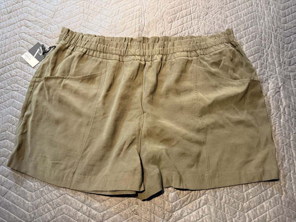 Simply Vera Vera Wang Women's Plus 3X Olive Green Pull-On Shorts